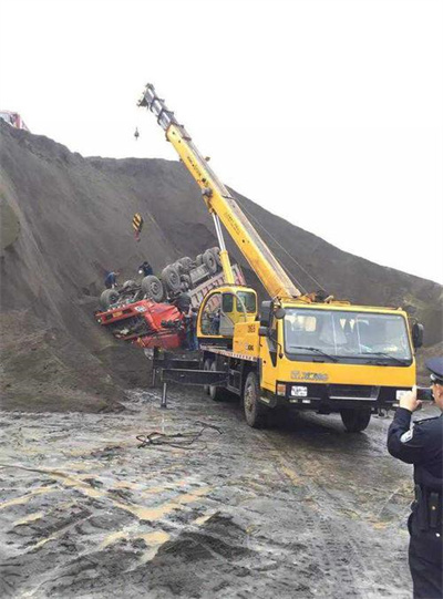 双清区上犹道路救援